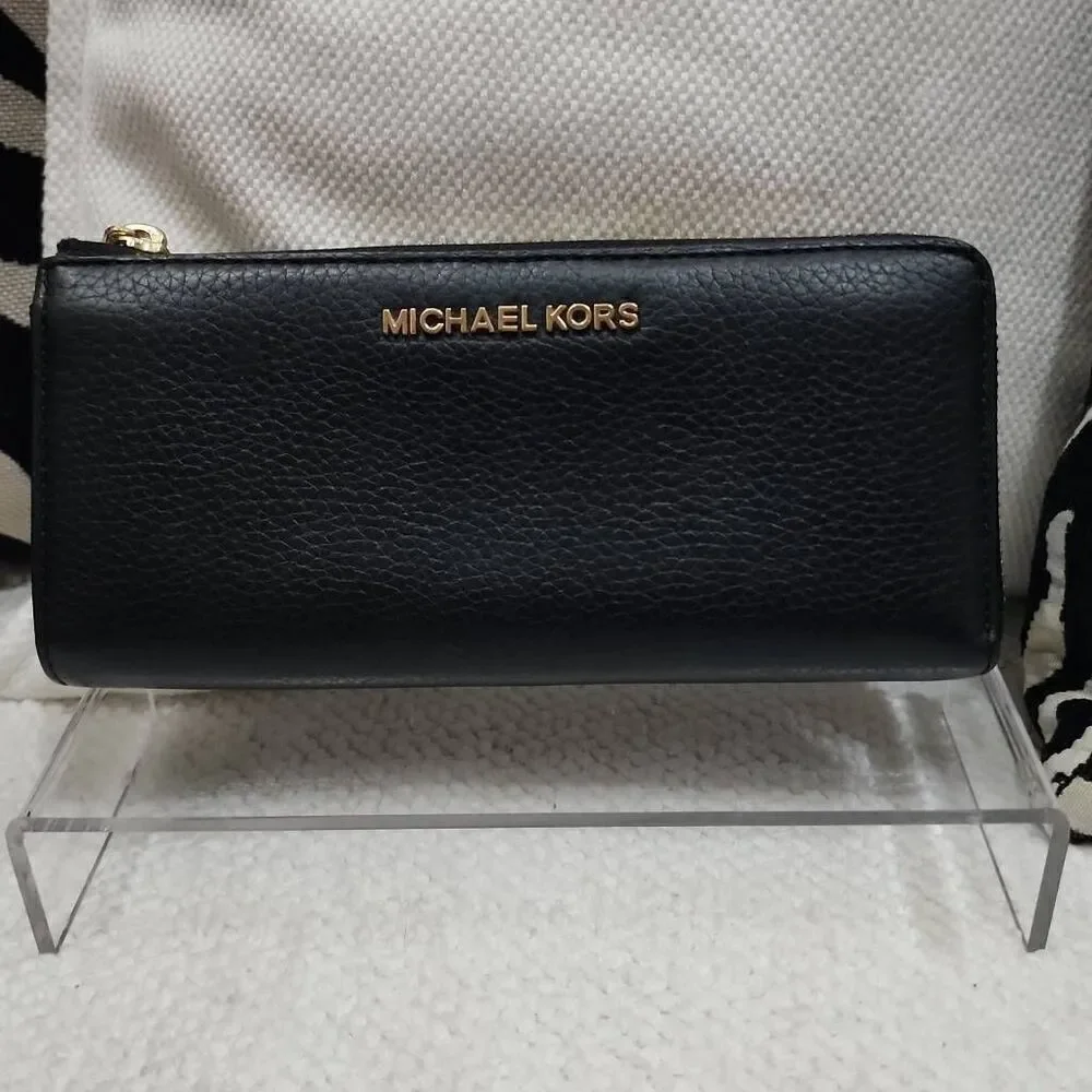 Michael Kors Large Leather Zip Wallet